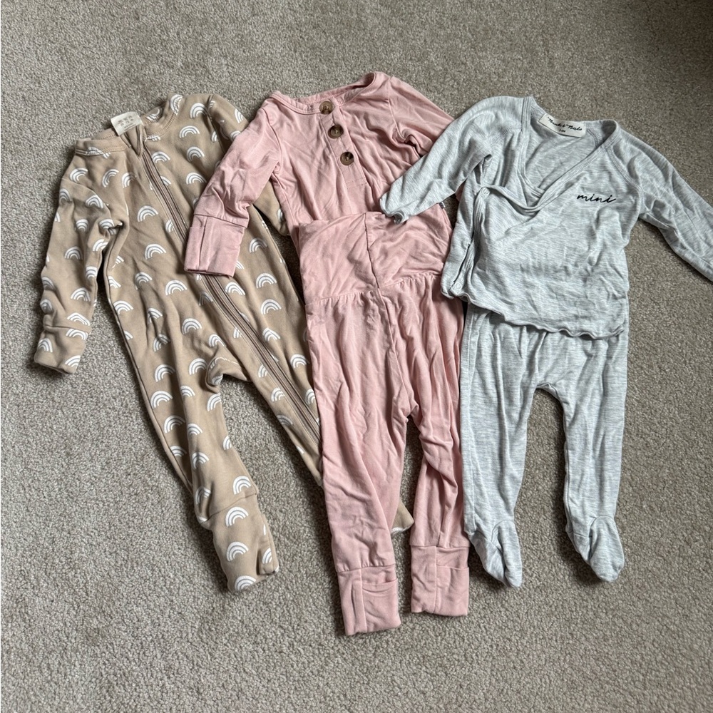 Bundle of Baby Girl Outfits 3-6M